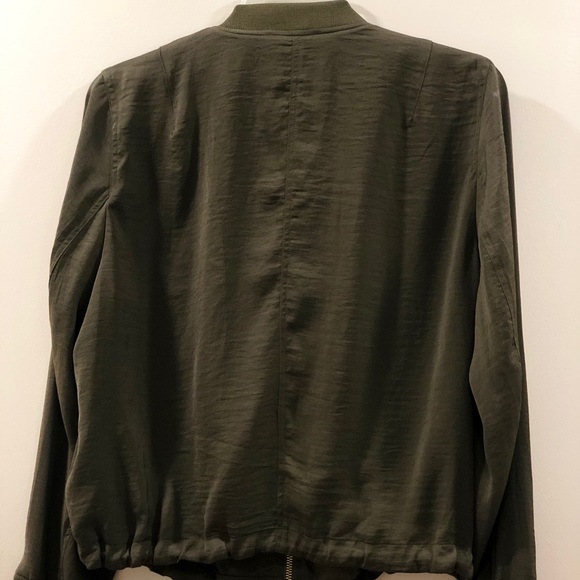 Cute army green jacket! - Picture 3 of 6